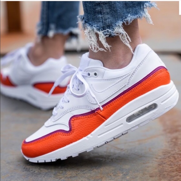 Nike Shoes - Air max 1